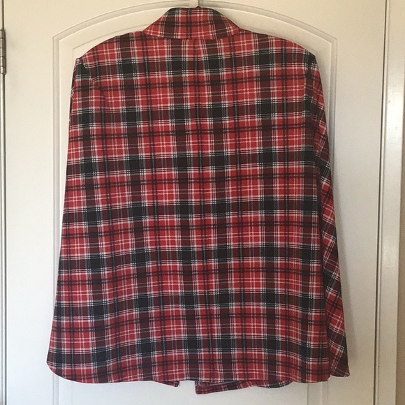 🏵️ Donated 10/25 Plus size curve 3x red black white plaid cape coat jacket - Picture 4 of 4